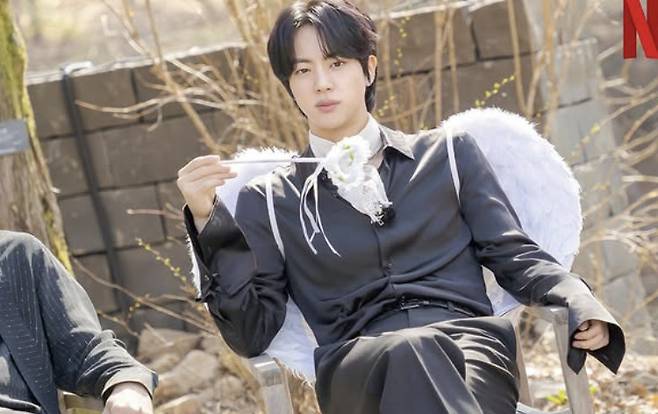 넷플릭스 공식 계정 캡처