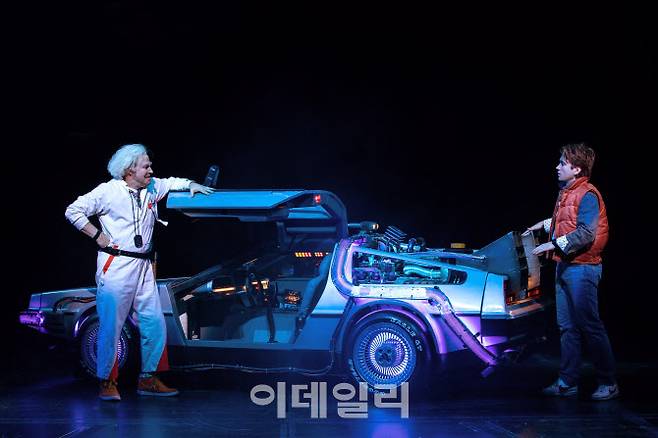 뮤지컬 ‘백투더퓨처’ 런던 공연의 한 장면(사진=Sean Ebsworth Barnes)