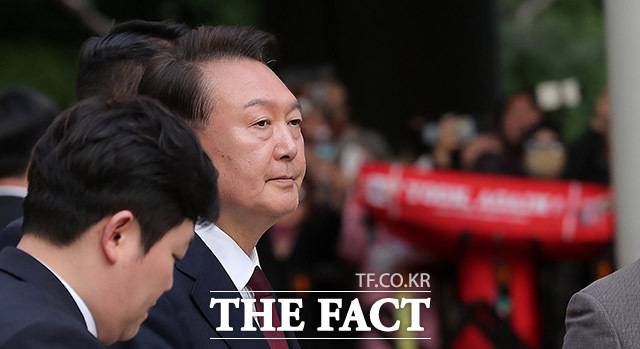 군인권센터는 13일 오전 서울 마포구 센터에서 기자회견을 열고 "준비기일을 포함 33회에 걸친 내란죄 공판 모니터링을 통해 재판 절차 전반에 걸쳐 심각한 문제가 발생하고 있음을 확인할 수 있었다"고 밝혔다. /더팩트 DB