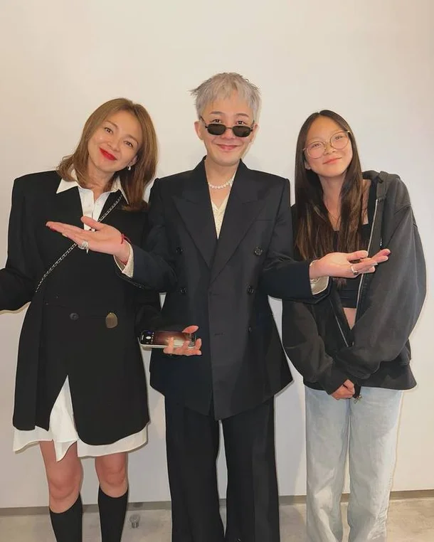 야노 시호, 지드래곤, 추사랑이 8년 만에 재회했다. 인스타그램 캡처.