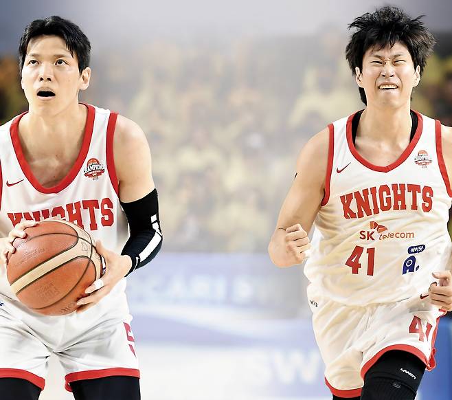 프로농구 서울 SK의 베테랑 김선형(왼쪽)과 오세근이 11일 창원 LG와의 챔피언결정전 4차전 원정 경기에서 부상 투혼을 발휘하며 승리를 끌어냈다. KBL 제공