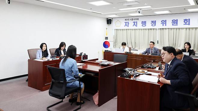 지난 13일 열린 제327회 시흥시의회 임시회 자치행정위원회에서 이상훈 의원이 서울대병원 건립 관련 동의안에 대해 발언하고 있다. 사진=시흥시의회