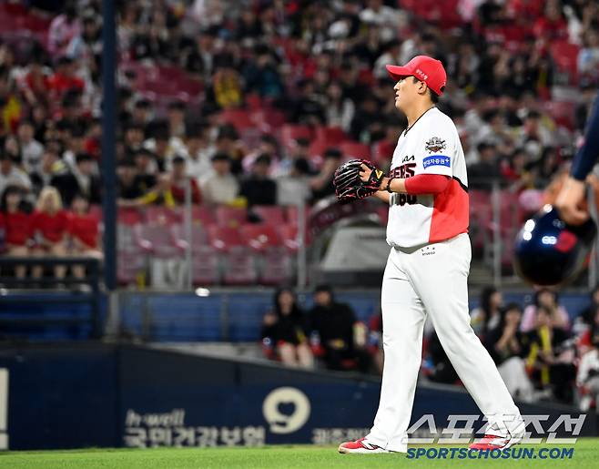 김도현도 마운드에서 내려와 미안함을 전하고