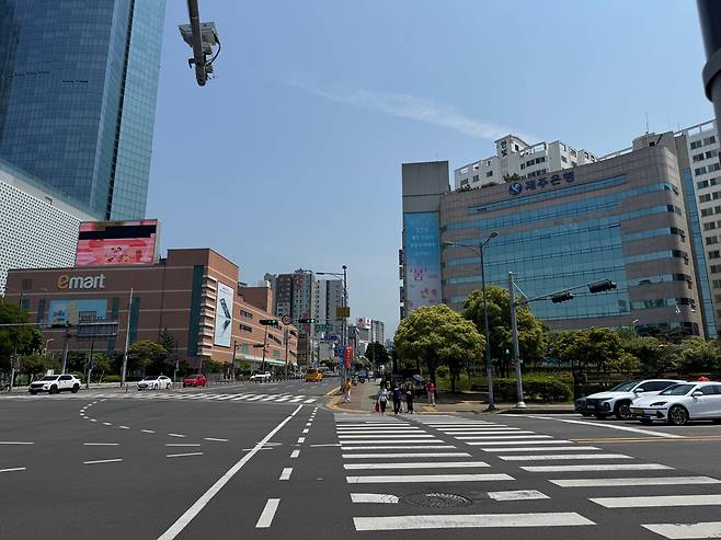 지난 13일 오후 2시 제주시 노형동 오거리(노형오거리) 전경. /박지윤 기자