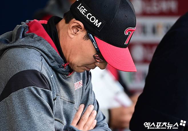 염경엽 LG 감독은 14일 잠실구장에서 열린 '2025 신한 SOL Bank KBO 리그' 키움과 주중 3연전 두 번째 경기를 앞두고 불펜 운영에 관한 고민을 털어놨다. 엑스포츠뉴스 DB