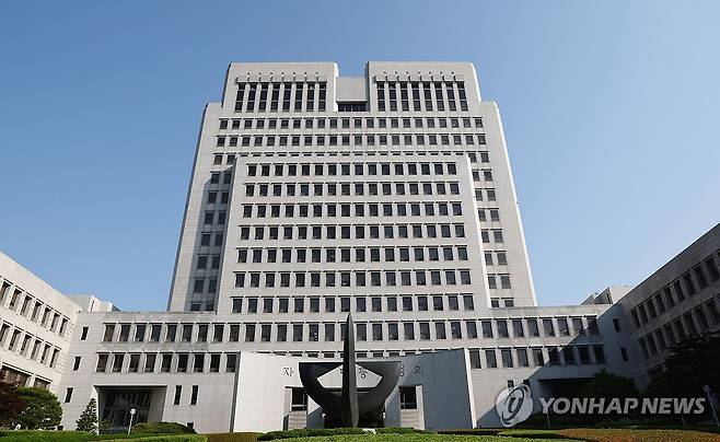 국회 법사위, '대법원 대선개입' 청문회 (서울=연합뉴스) 김인철 기자 = 국회 법제사법위원회에서 더불어민주당 주도로 '조희대 대법원장 등 사법부의 대선개입 의혹 진상규명 청문회'가 열릴 예정인 14일 서울 서초구 대법원 모습. 2025.5.14 yatoya@yna.co.kr