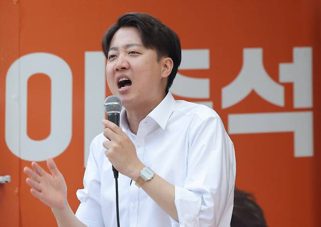 이준석 개혁신당 대선 후보가 지난 13일 대구 중구 2.28기념중앙공원에서 집중 유세를 하고 있다. (사진=연합뉴스)