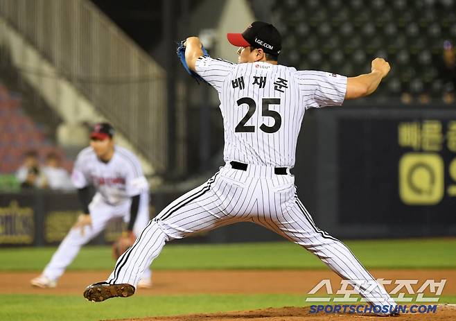 15일 잠실구장에서 열린 LG 트윈스와 키움 히어로즈의 경기. LG 배재준이 역투하고 있다. 잠실=박재만 기자 pjm@sportschosun.com/2025.05.15/