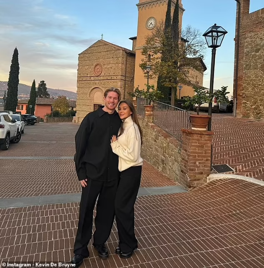 이탈리아 소렌토에서 결혼한 더브라위너 부부