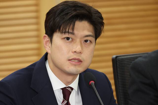 김용태 국민의힘 비상대책위원장이 16일 서울 여의도 국회 의원회관에서 열린 ‘e스포츠 지역리그의 성공적 정착 및 발전을 위한 토론회\'에서 발언하고 있다. 연합뉴스