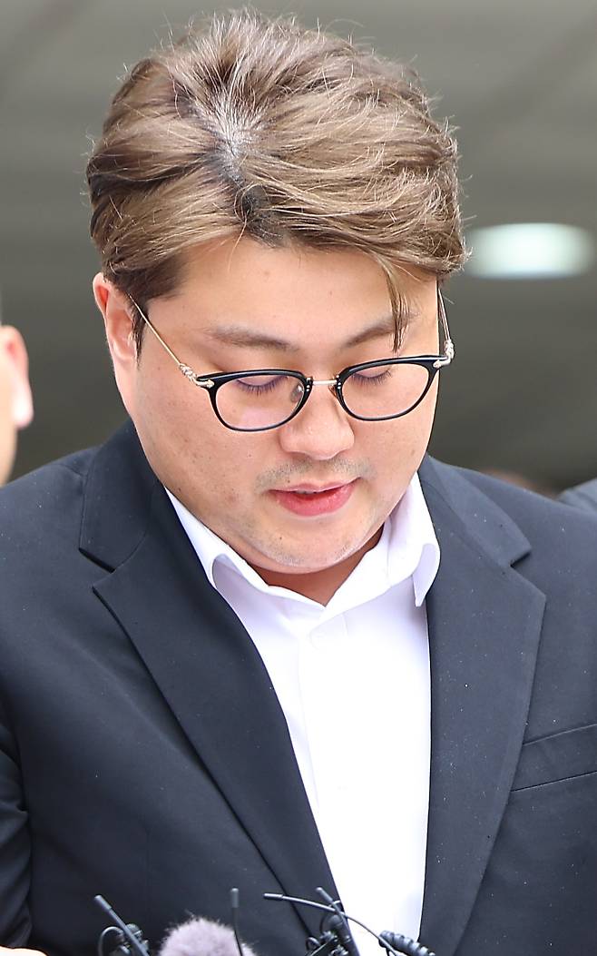 음주뺑소니 혐의로 실형을 선고받은 가수 김호중. 연합뉴스