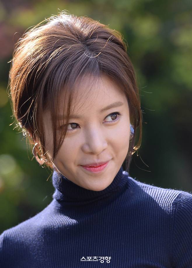 회삿돈을 횡령해 42억원을 가상화폐에 투자한 배우 황정음. 경향신문 자료사진