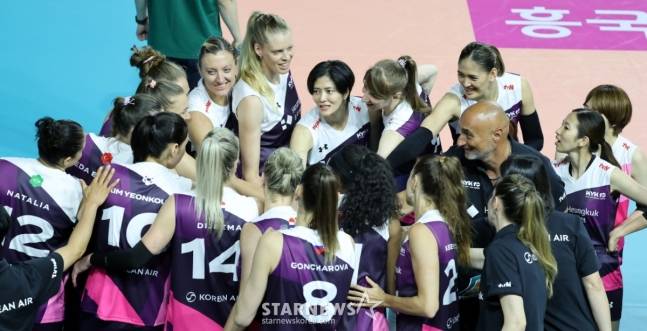 파이팅을 외치는 세계올스타팀. /사진=강영조 선임기자