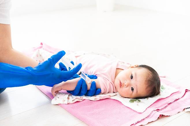 생후 3개월 내에 항생제를 투여받은 여아는 성조숙증을 겪을 가능성이 33% 높다는 연구결과가 나왔다. 게티이미지뱅크 제공