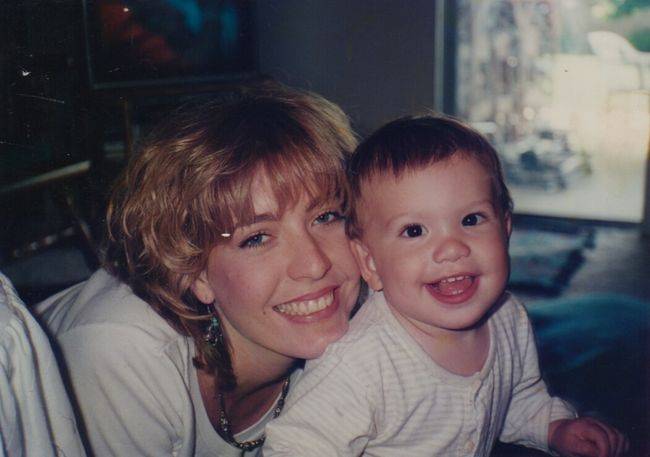 어린 시절 어머니와 함께한 코디 폰세. /코디 폰세 SNS