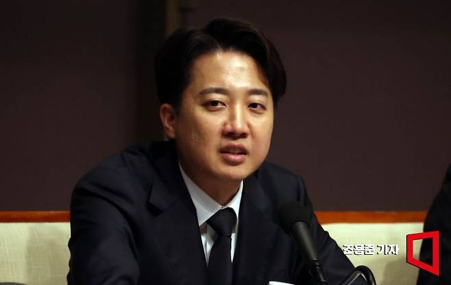 이준석 개혁신당 대통령 후보가 30일 서울 중구 프레스센터에서 열린 관훈토론회에 참석, 패널 질문에 답하고 있다. 2025.4.30 조용준 기자