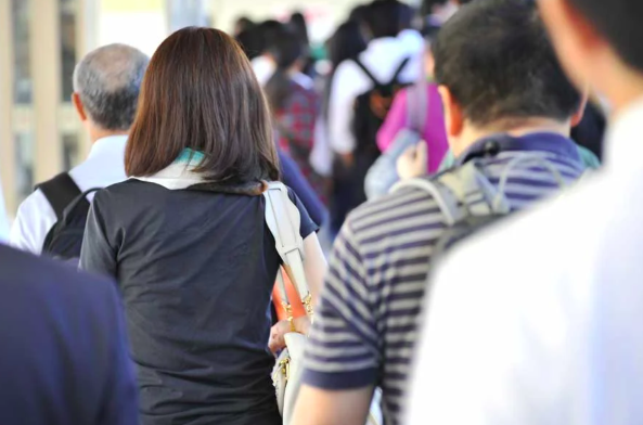 일본에서 '어깨빵' 문제가 사회적 문제로 떠올랐다. 사진은 기사의 이해를 돕기 위한 자료사진으로 본문과 무관. 야후재팬