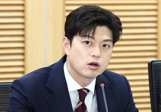 김용태 국민의힘 비상대책위원장이 16일 서울 여의도 국회 의원회관에서 열린 ‘e스포츠 지역리그의 성공적 정착 및 발전을 위한 토론회’에서 축사를 하고 있다. 2025.5.16/뉴스1