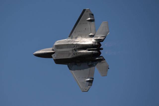 미 공군 5세대 스텔스전투기 F-22. 한국일보 자료사진