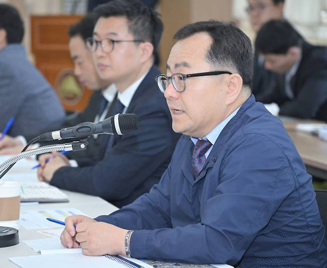 홍성주 대구시 경제부시장이 19일 시청 산격청사에서 ‘국군부대 후적지 개발 추진단’ 첫 기획회의를 주재하고 있다. 대구시 제공
