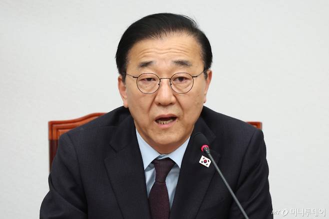 (서울=뉴스1) 이광호 기자 = 김윤덕 더불어민주당 사무총장이 6일 오전 서울 여의도 국회에서 현안 관련 기자간담회를 하고 있다. 2025.4.6/뉴스1 Copyright (C) 뉴스1. All rights reserved. 무단 전재 및 재배포, AI학습 이용 금지.