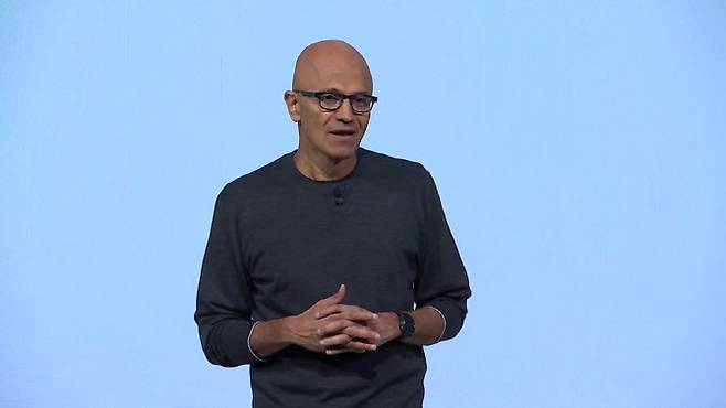 사티아 나델라 마이크로소프트(MS) 최고경영자(CEO)가 19일(현지시간) 미국 시애틀에서 개막한 연례 개발자 행사 ‘빌드 2025’에서 기조연설을 발표하고 있다. (사진=MS 빌드 영상 캡처)