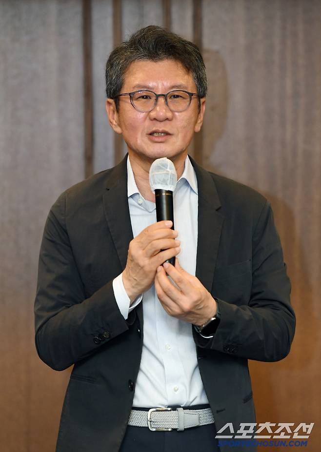 대한축구협회, 한국프로축구연맹, 울산 HD, 포항스틸러스가 주최하고 스포츠조선, 스포츠경향, 스포츠동아, 스포츠서울, 스포츠월드, 일간스포츠 등 스포츠전문 미디어 6개사가 후원하는 '2025년 축구인 골프대회'가 19일 경기도 용인 코리아CC에서 개최됐다. 정몽규 대한축구협회장이 인사말을 하고 있다. 용인=박재만 기자pjm@sportschosun.com/2025.05.19/