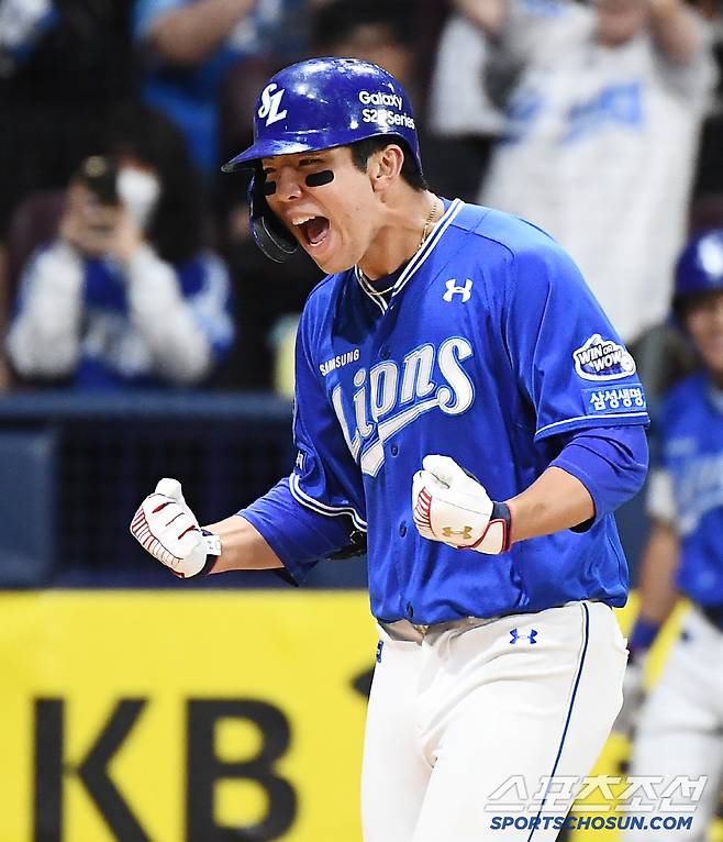 20일 서울 고척스카이돔에서 열린 삼성-키움전. 9회초 1사 김영웅이 역전 솔로포를 친 후 환호하고 있다. 고척=정재근 기자 cjg@sportschosun.com/2025.5.20/