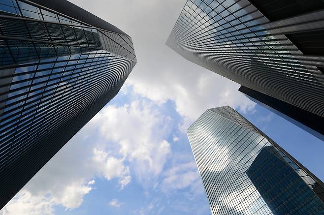 KOSPI-listed companies saw robust earnings growth in the first quarter of 2025, with double-digit gains in revenue, operating income, and net profit, while KOSDAQ firms posted modest sales growth but sharp declines in profitability. /News1