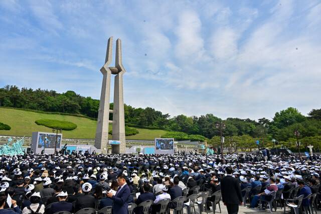 18일 국립5·18민주묘지에서 제45주년 5·18민주화운동 기념식이 열리고 있다. 공동취재사진