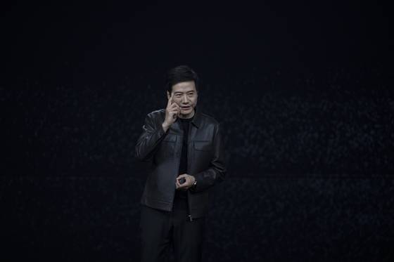 지난 2월 중국 베이징에서 연설하고 있는 레이쥔 샤오미 CEO. EPA=연합뉴스