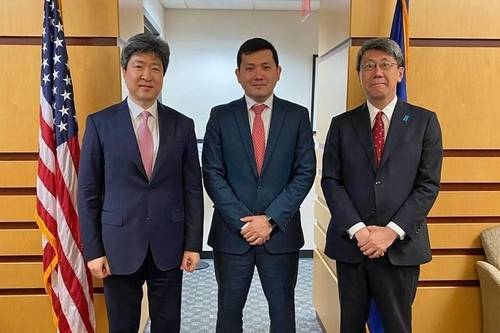 ▲ 한국과 미국, 일본이 19일(현지시간) 워싱턴DC에서 한미일 3자 협력 사무국 회의를 개최했다. 이원우(왼쪽부터) 외교부 북미국 심의관과 케빈 김 국무부 동아태부차관보, 오우코치 아키히로 일본 외무성 아시아대양주국 심의관이 세 나라를 대표해 참석했다. 외교부 제공