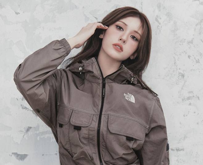 영원아웃도어가 노스페이스 리브랜딩에 성공하며 꾸준히 실적 상승을 보이고 있다. 사진은 2025 노스페이스 화이트라벨 화보. /사진=노스페이스