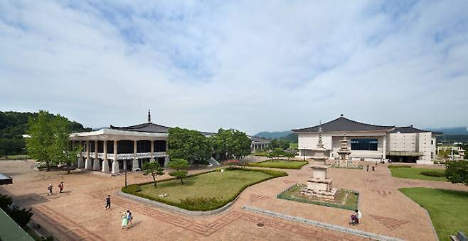 APEC 정상회의 만찬장이 들어서는 국립경주박물관 전경.