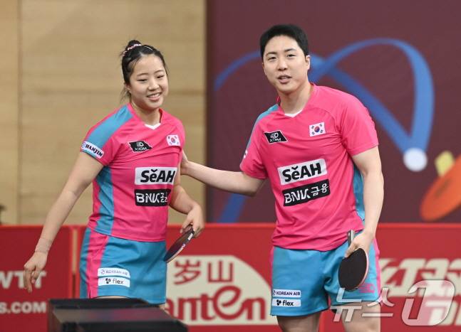 신유빈(왼쪽)과 임종훈. /사진=뉴스1