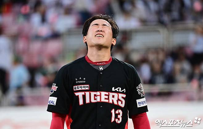 KIA 타이거즈 좌완 윤영철이 20일 수원 KT위즈파크에서 열린 2025 신한 SOL Bank KBO리그 KT 위즈와의 팀 간 4차전에 선발등판, 4⅓이닝 3피안타 3볼넷 3탈삼진 3실점을 기록, 패전투수가 됐다. 사진 박지영 기자