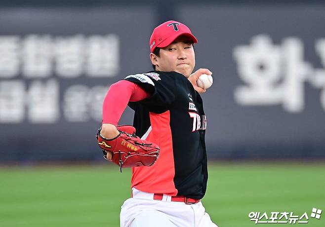 KIA 타이거즈 좌완 윤영철이 20일 수원 KT위즈파크에서 열린 2025 신한 SOL Bank KBO리그 KT 위즈와의 팀 간 4차전에 선발등판, 4⅓이닝 3피안타 3볼넷 3탈삼진 3실점을 기록, 패전투수가 됐다. 사진 박지영 기자