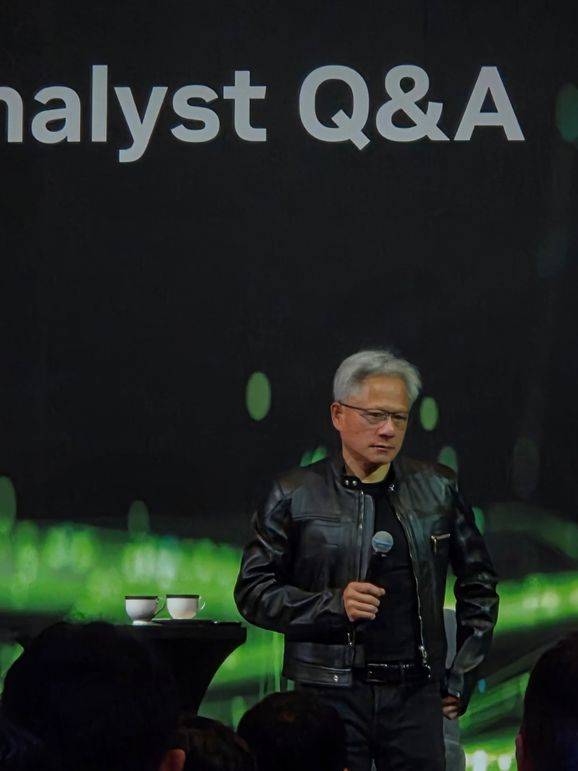 젠슨 황 CEO가 21일(현지시간) 대만 타이베이 만다린 오리엔탈 호텔에서 글로벌 미디어를 대상으로 간담회를 진행하고 있다.ⓒ임채현 기자