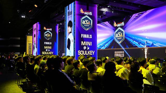 잠실 DN 콜로세움에서 ASL이 열리고 있는 모습. 1인 미디어 플랫폼을 운영 중인 SOOP은 e스포츠 생태계에 다양한 인프라를 제공하고 있다. SOOP 제공