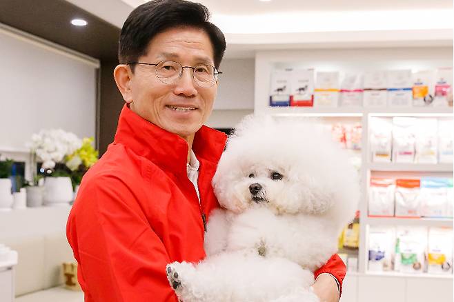 반려동물과 함께한 국민의힘 김문수 후보. 연합뉴스