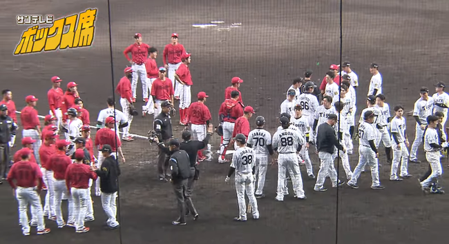 헤드샷 당시 벤치 클리어링 직전까지 간 상황. 유튜브 채널 サンテレビ 캡처