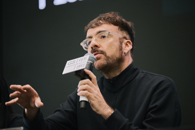 13일 서울 역삼동 GS아트센터에서 열린 기자간담회에 참석한 마르코스 모라우. 사진 제공=GS아트센터