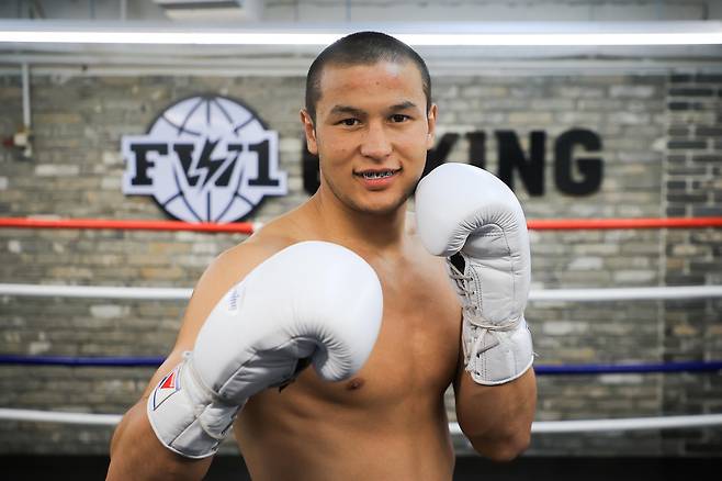 챔피언이 목표라고 밝힌 최시로 (서울=연합뉴스) 류효림 기자 = WBA 아시아 챔피언 최시로가 20일 서울 강남구 FW1 복싱클럽에서 연합뉴스와 인터뷰 뒤 훈련하고 있다. 2025.5.20
ryousanta@yna.co.kr