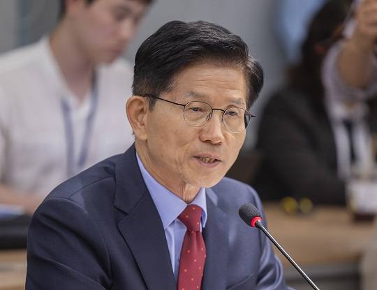 김문수 국민의힘 대선 후보가 22일 서울 용산구 대한의사협회에서 열린 대한의사협회 회장단 간담회에서 인사말을 하고 있다. 사진=뉴시스