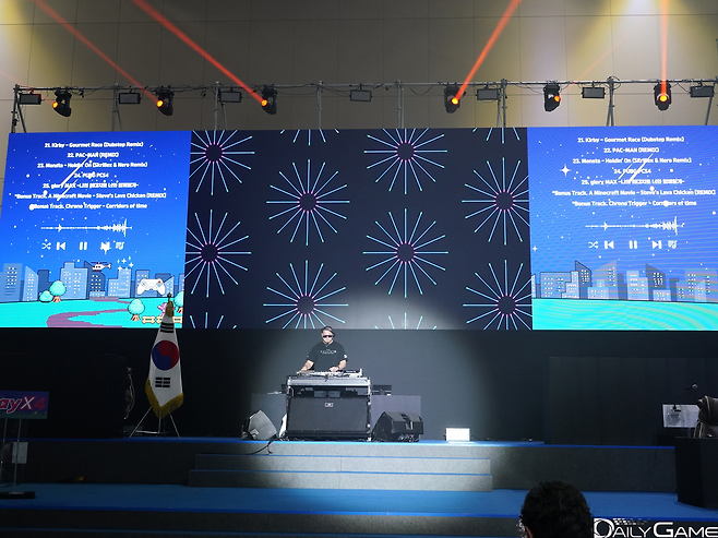 개막식 식전공연이 엄청난 게임음악 선곡으로 호평을 받았다.