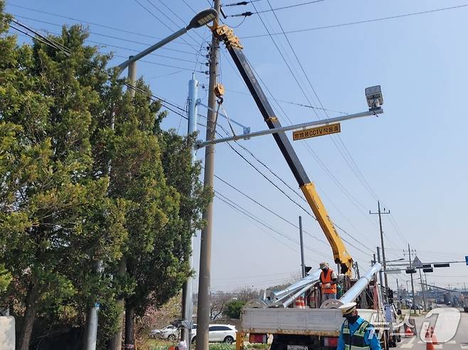 방범용 CCTV 설치 모습.(익산시 제공. 재판매 및 DB금지)