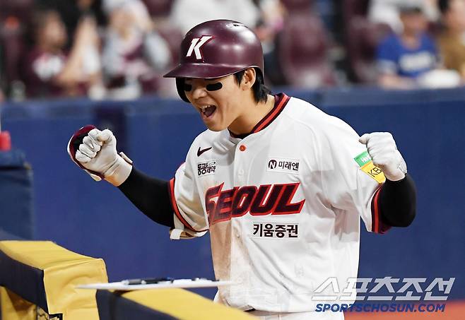 9일 서울 고척스카이돔에서 열린 키움 히어로즈와 LG 트윈스의 경기. 3회말 2사 키움 이주형이 솔로포를 날린 뒤 환호하고 있다. 고척=박재만 기자 pjm@sportschosun.com/2025.04.09/