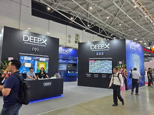 컴퓨텍스 2025 전시관 내에 위치한 한국 팹리스 기업 딥엑스 부스.ⓒ임채현 기자