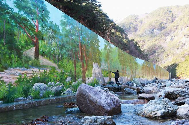신선계곡 벽화. 울진군 제공