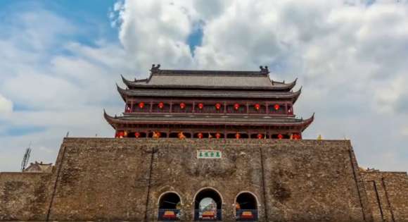 중국 현존 최대 규모의 누각형 구조물인 ‘명중도 고루’ 자료사진. 바이두 캡처